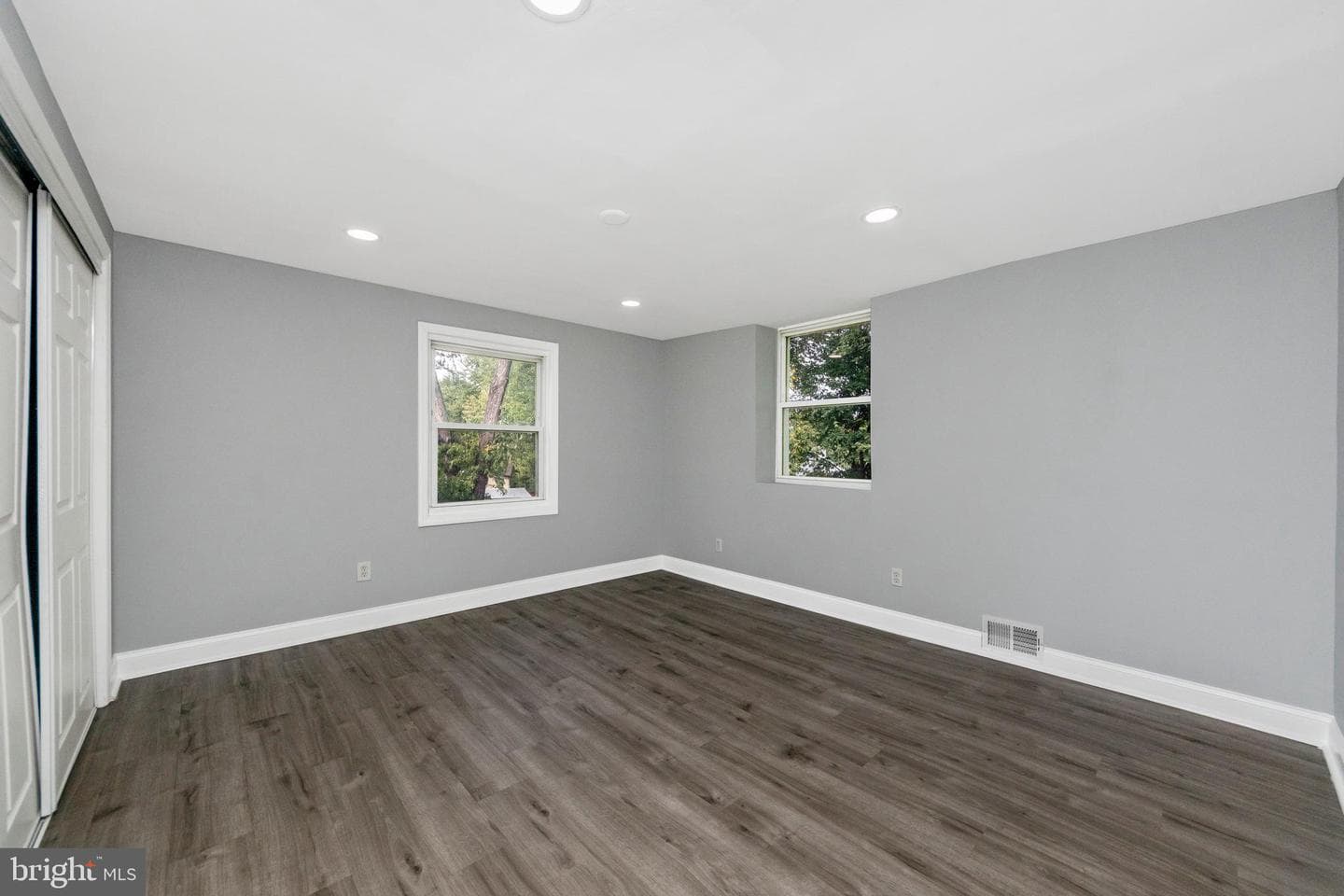 7702 Burnside Road photo 23