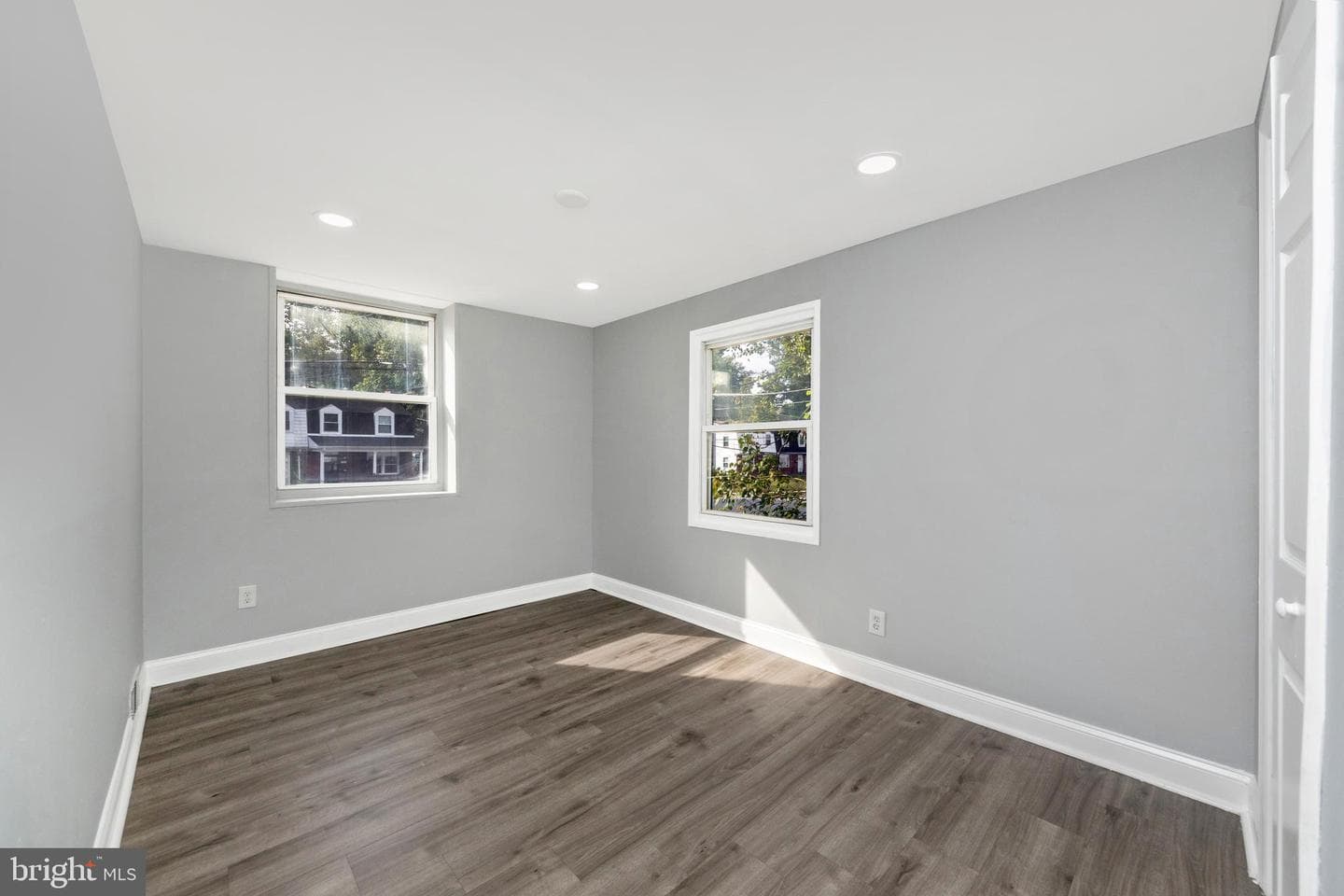 7702 Burnside Road photo 29