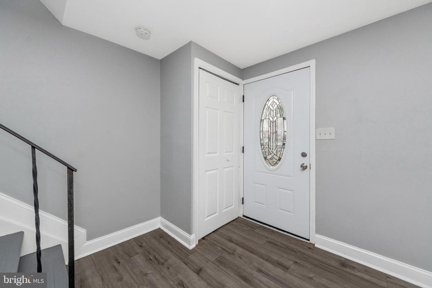 7702 Burnside Road photo 3