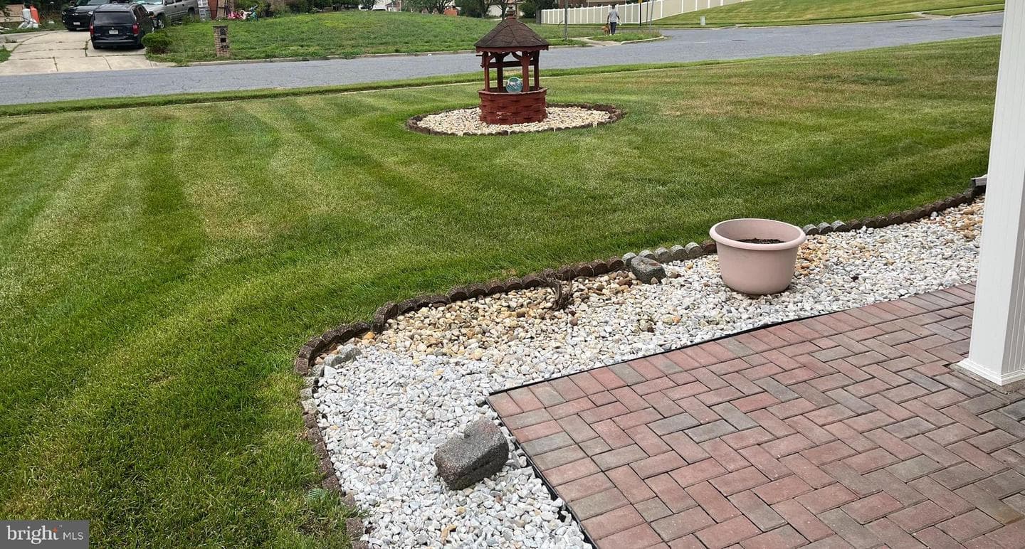 9301 Linhurst Drive photo 3