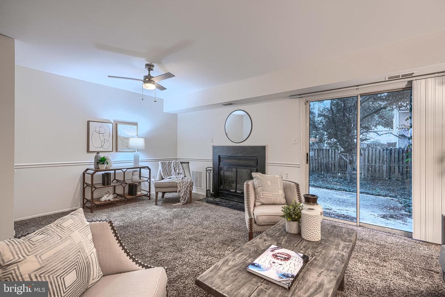 2266 Prince Of Wales Court photo 11