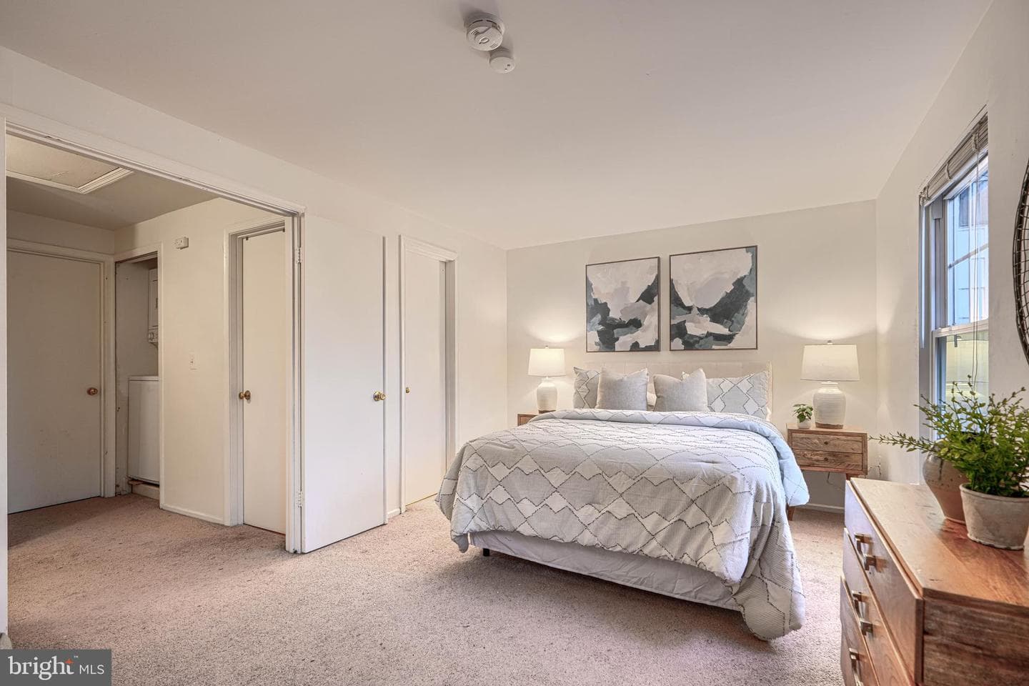 2266 Prince Of Wales Court photo 15