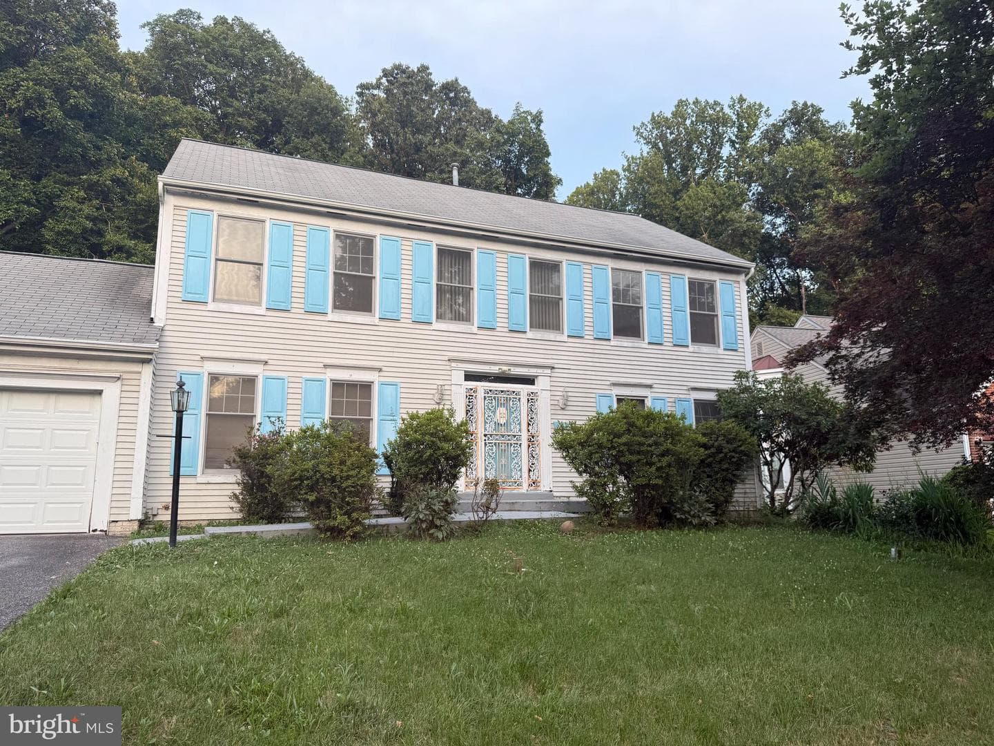 1437 Kings Manor Drive photo 1