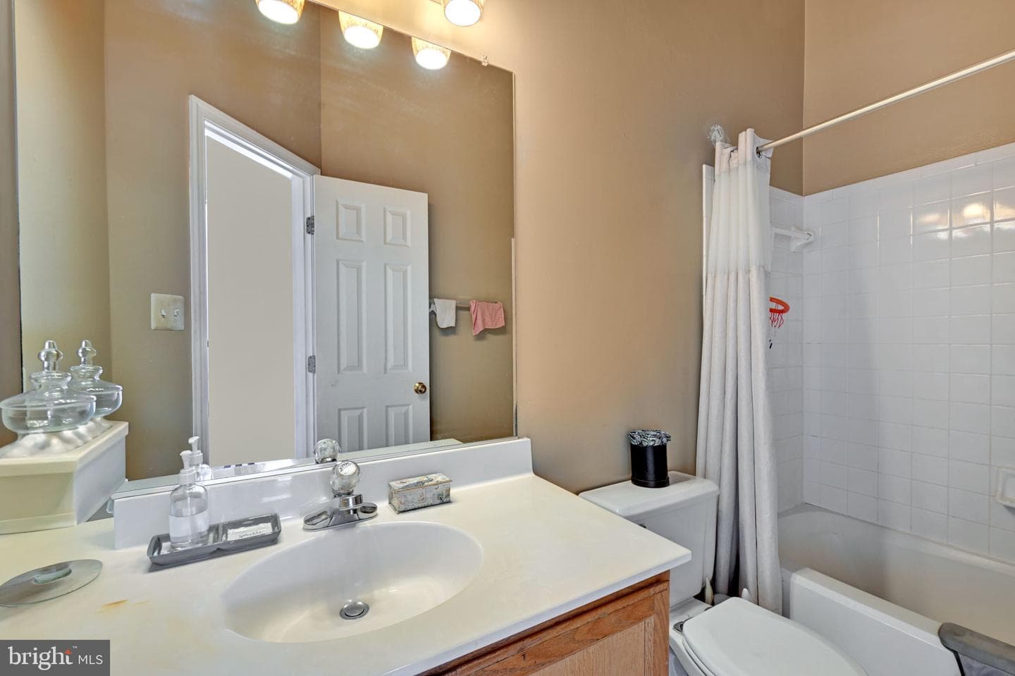 4446 Swindon Terrace photo 27