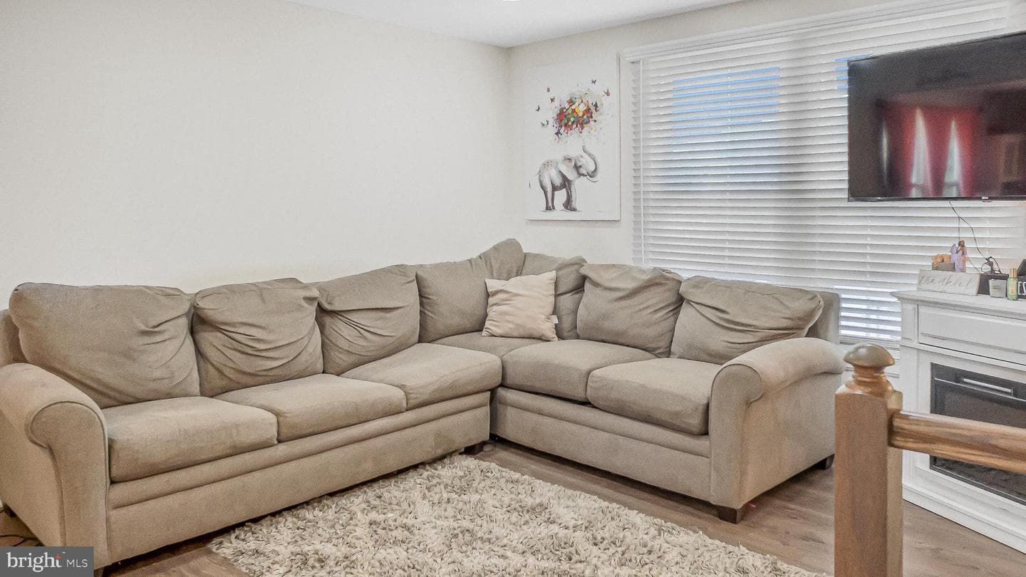 4632 Howe Avenue photo 11