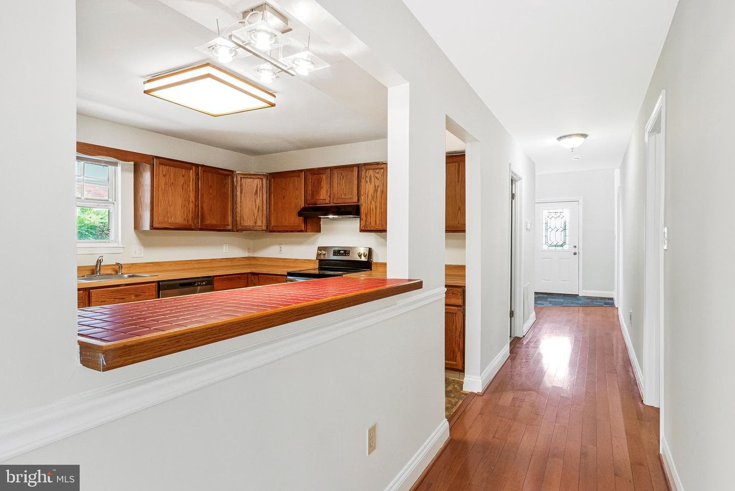 8401 Potomac Avenue photo 15