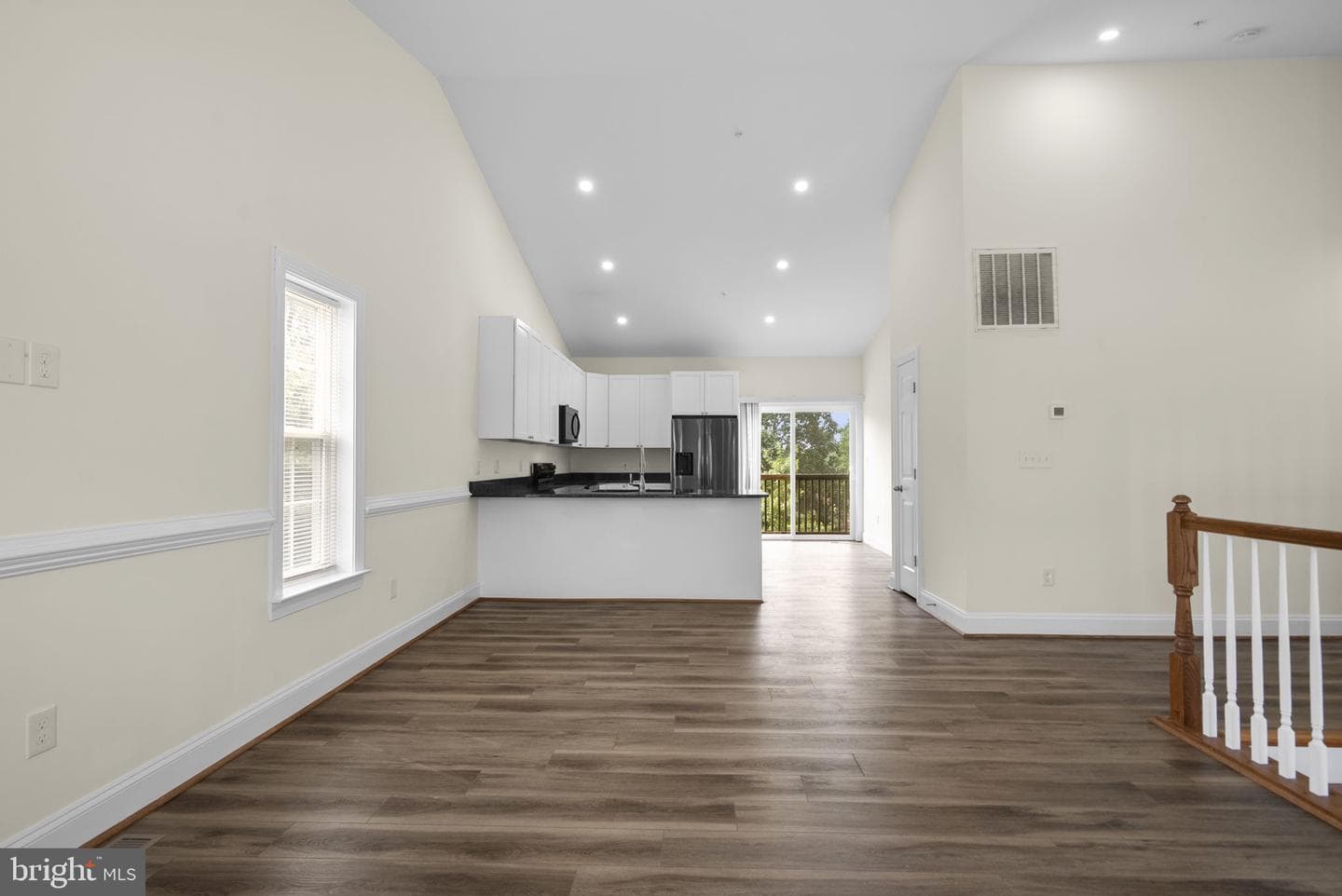 5405 Auth Road photo 10