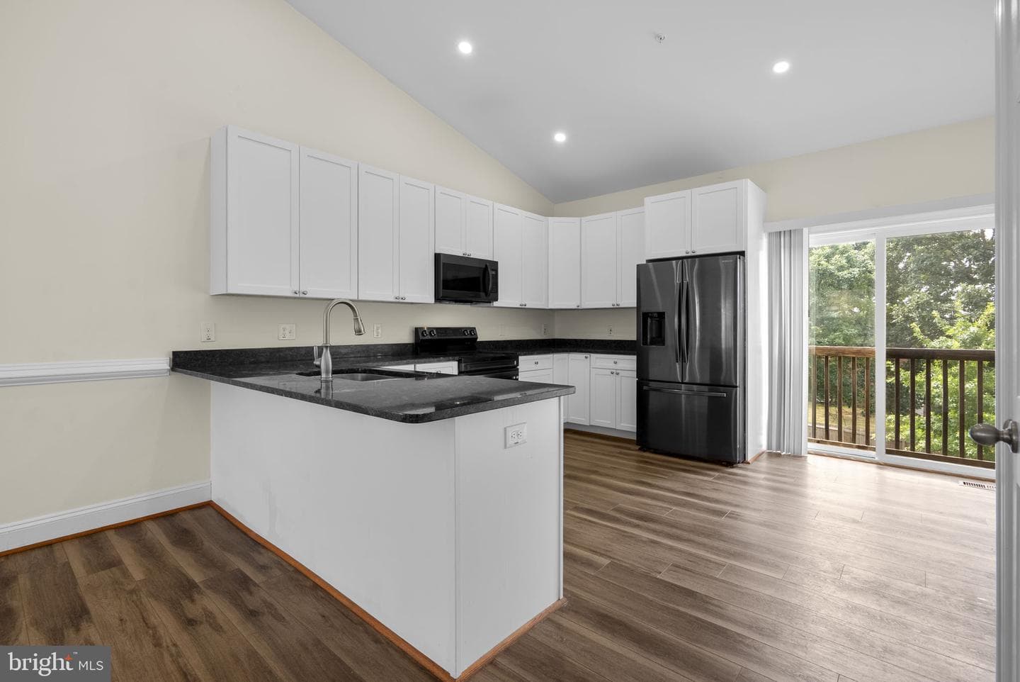 5405 Auth Road photo 12