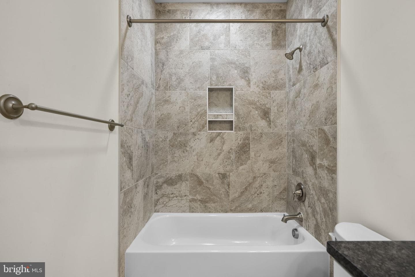 5405 Auth Road photo 23