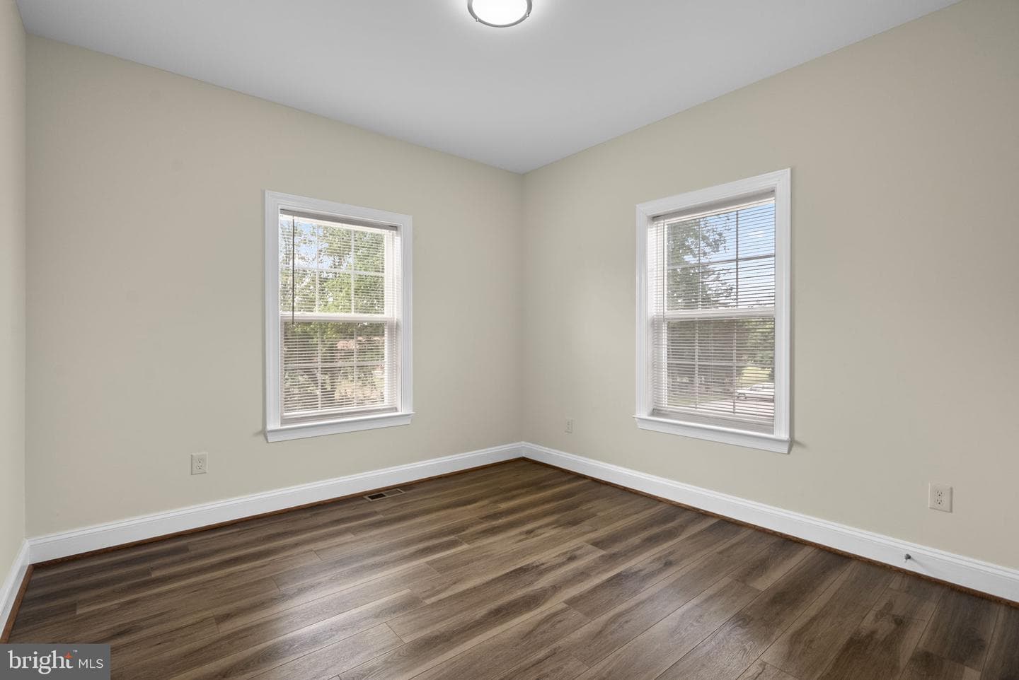 5405 Auth Road photo 26