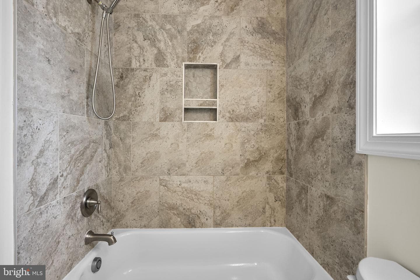 5405 Auth Road photo 31