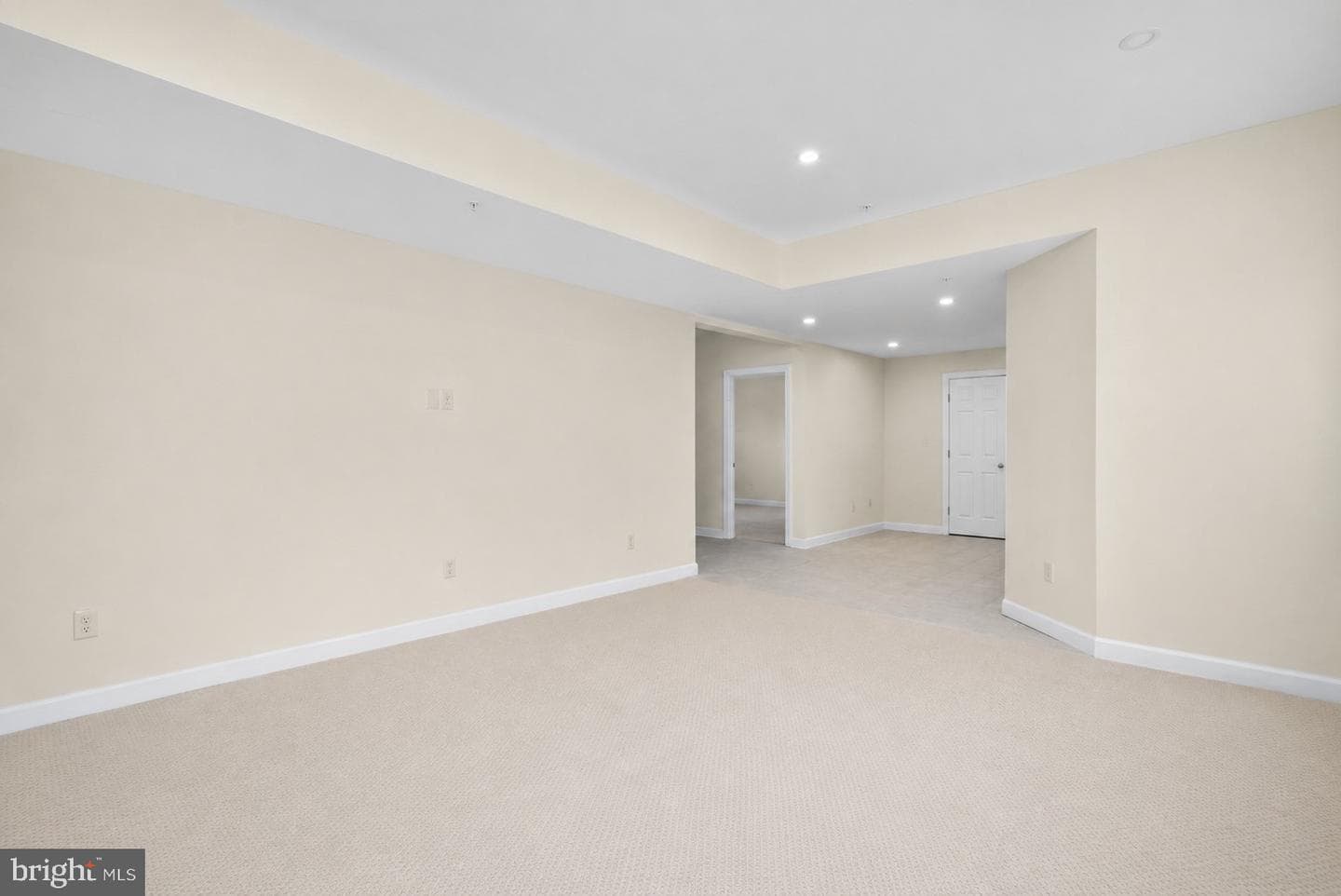 5405 Auth Road photo 32