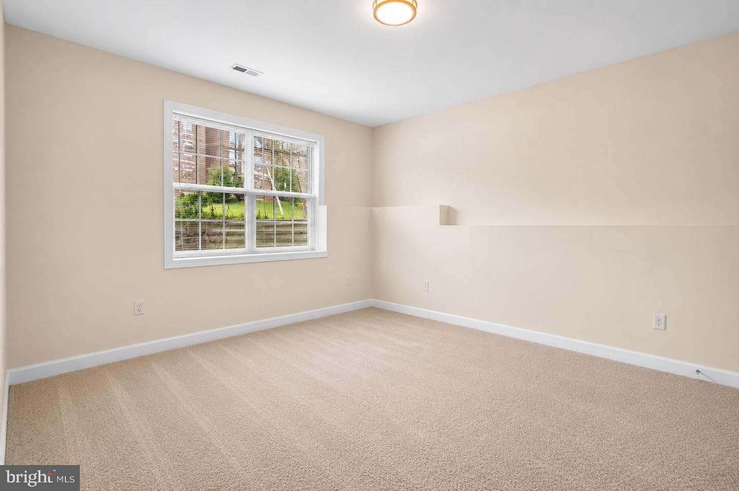 5405 Auth Road photo 35