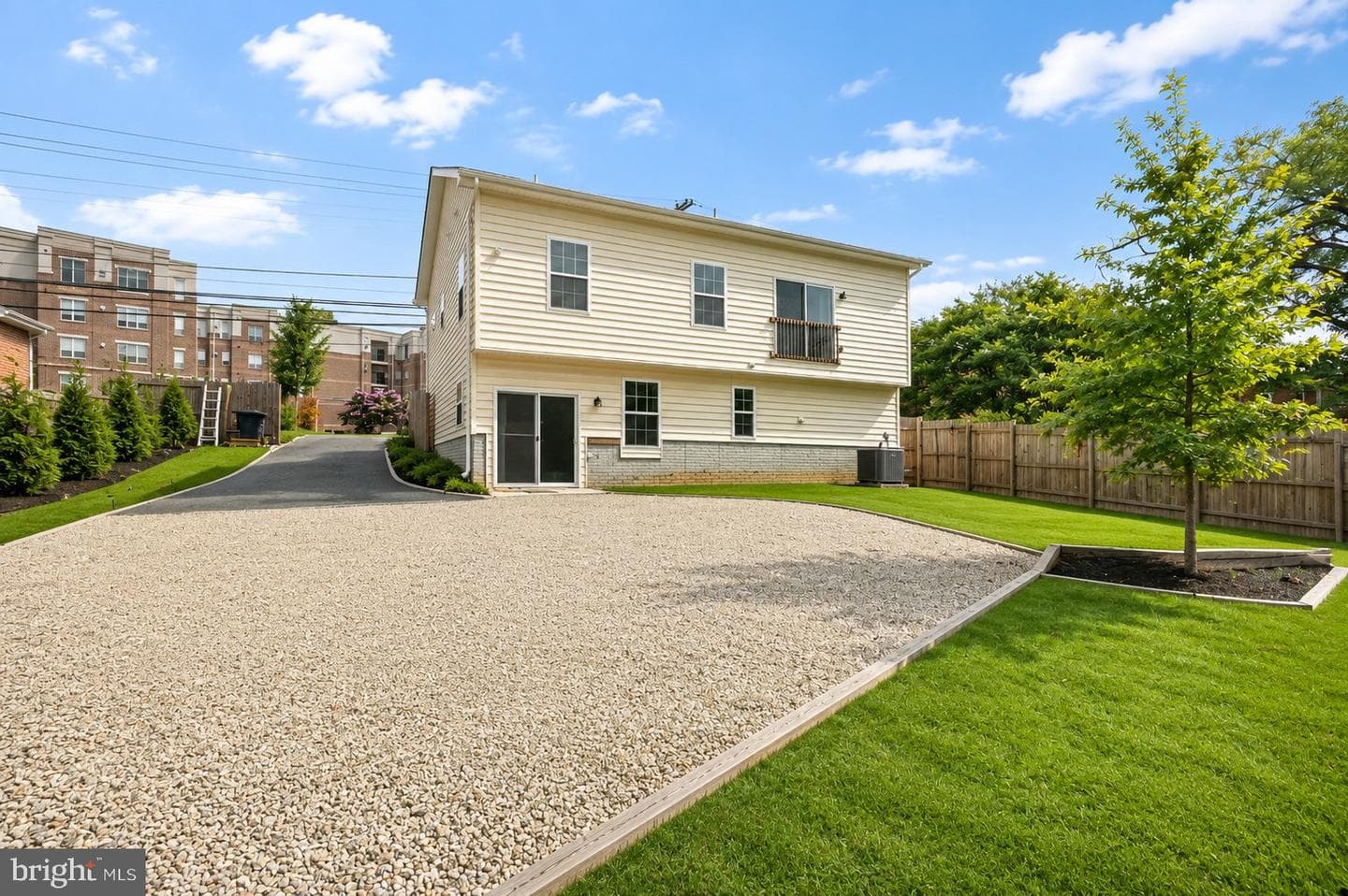 5405 Auth Road photo 41