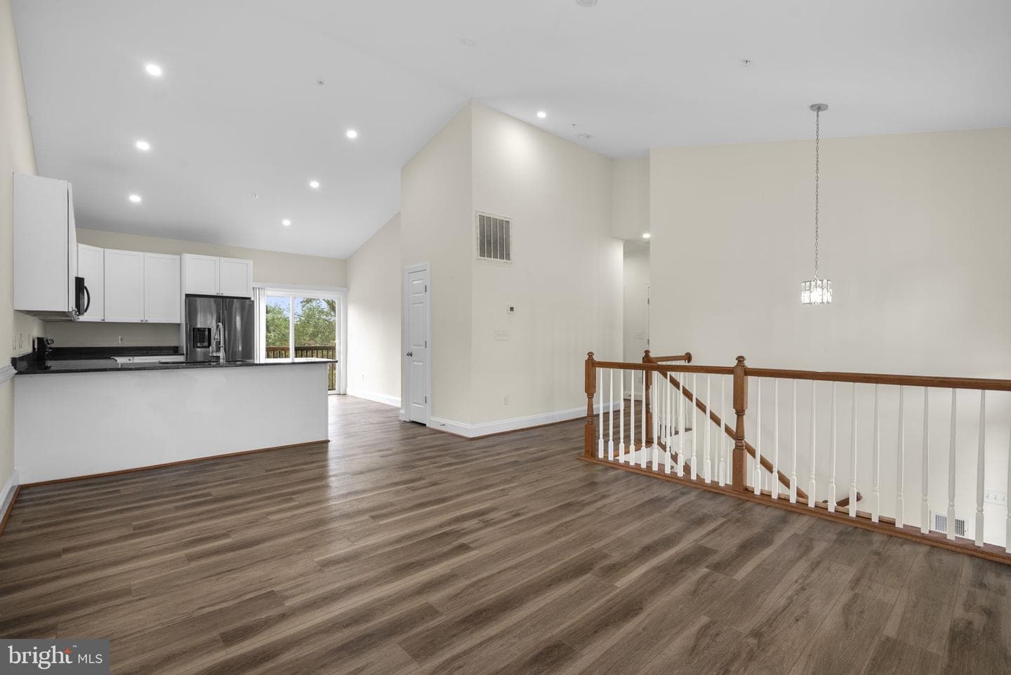 5405 Auth Road photo 9