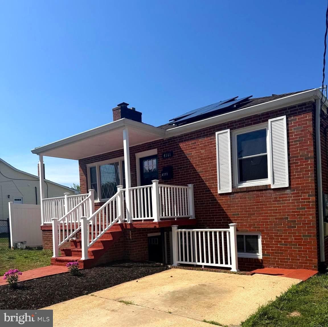 4111 Shell Street photo 1