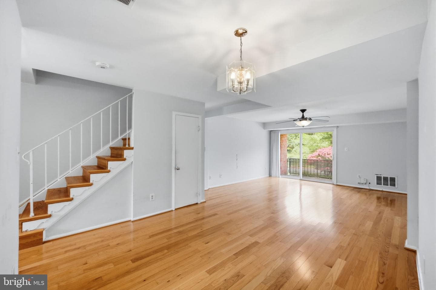 8026 Lakecrest Drive photo 10