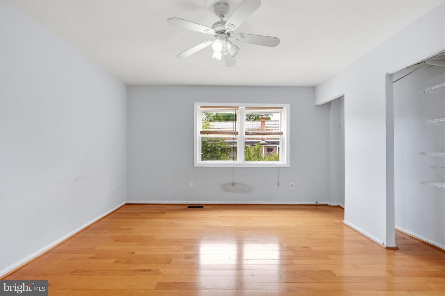 8026 Lakecrest Drive photo 20