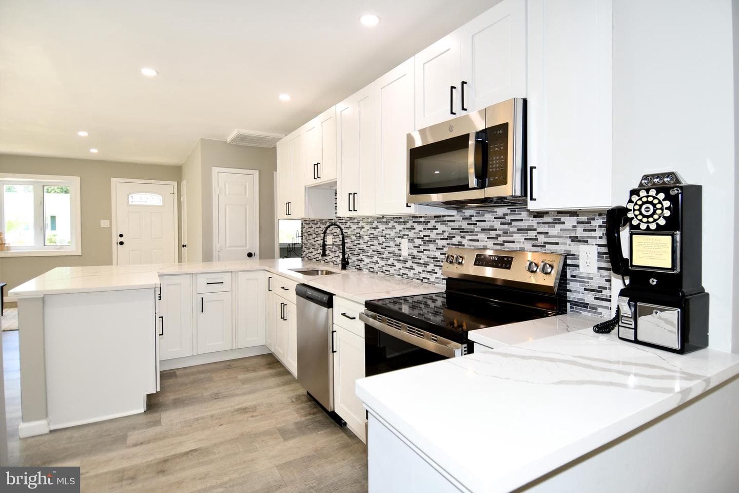 1210 Lindsay Road photo 13