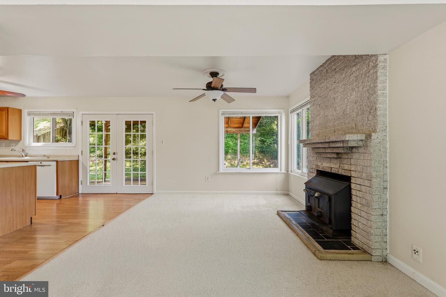 1706 Pomona Place photo 10