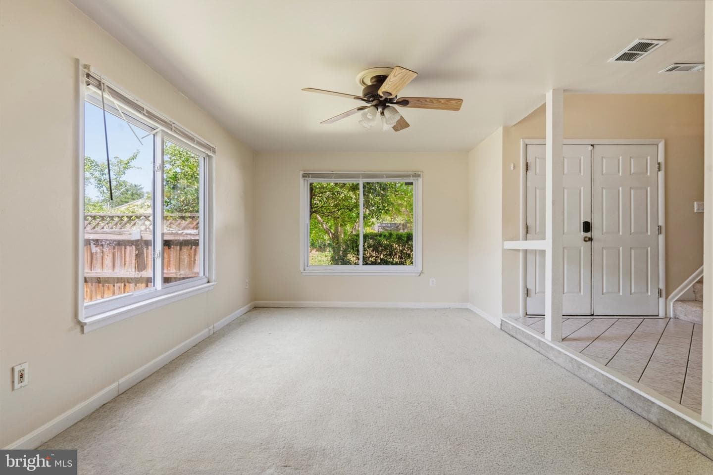 1706 Pomona Place photo 9