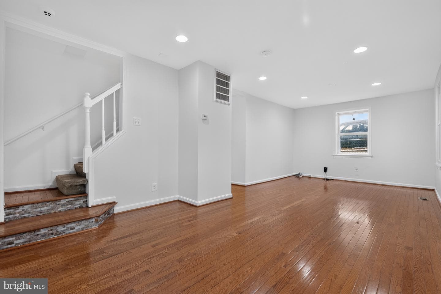 1113 Jansen Avenue photo 11