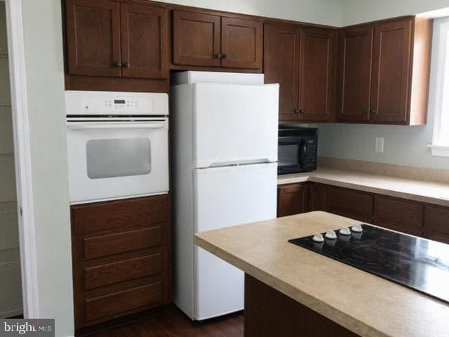 10711 Featherstone Drive photo 6