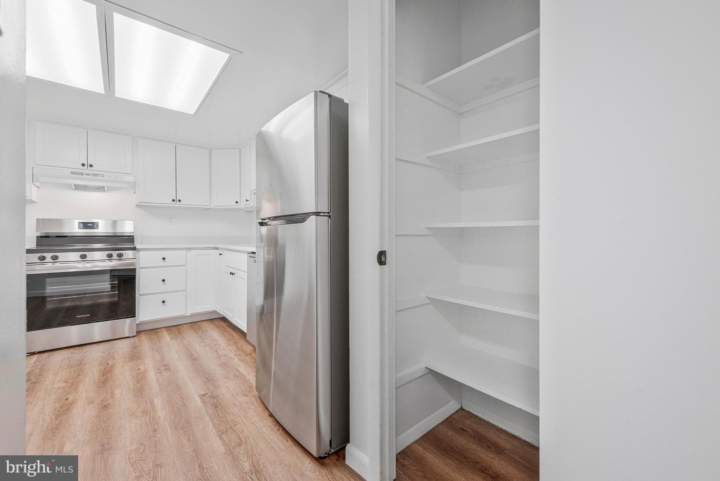 13004 Midsummer Lane photo 10
