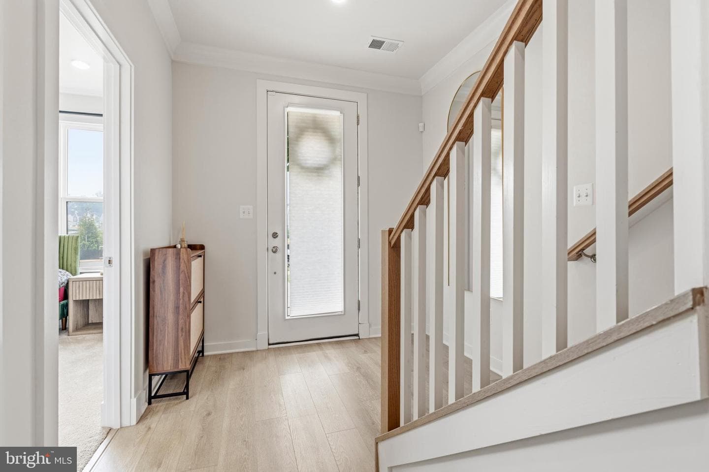 16007 Hyde Park Place photo 10