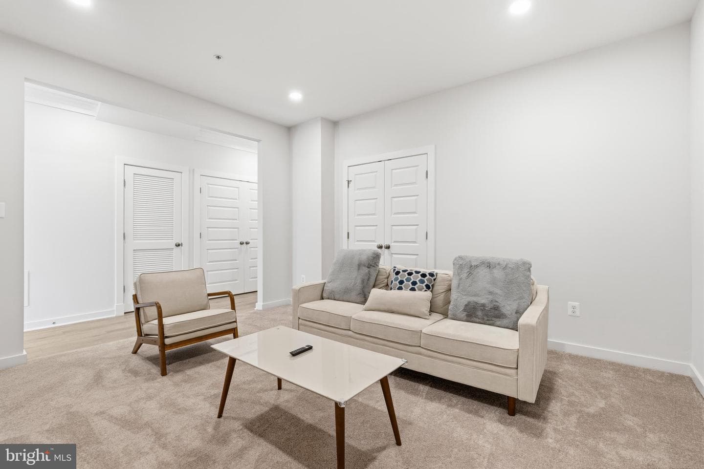 16007 Hyde Park Place photo 14