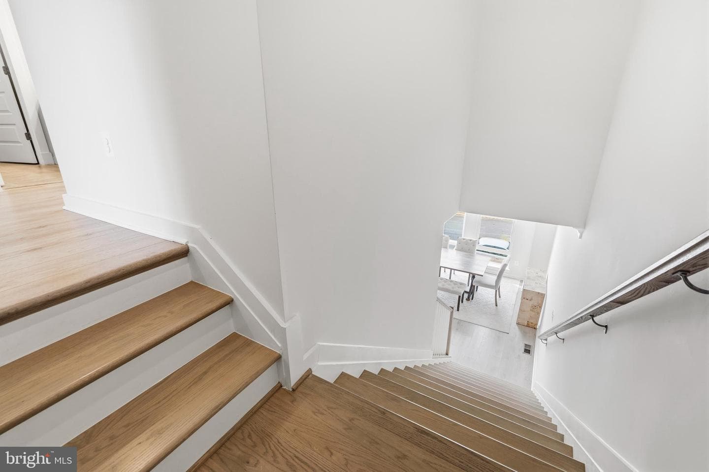 16007 Hyde Park Place photo 34