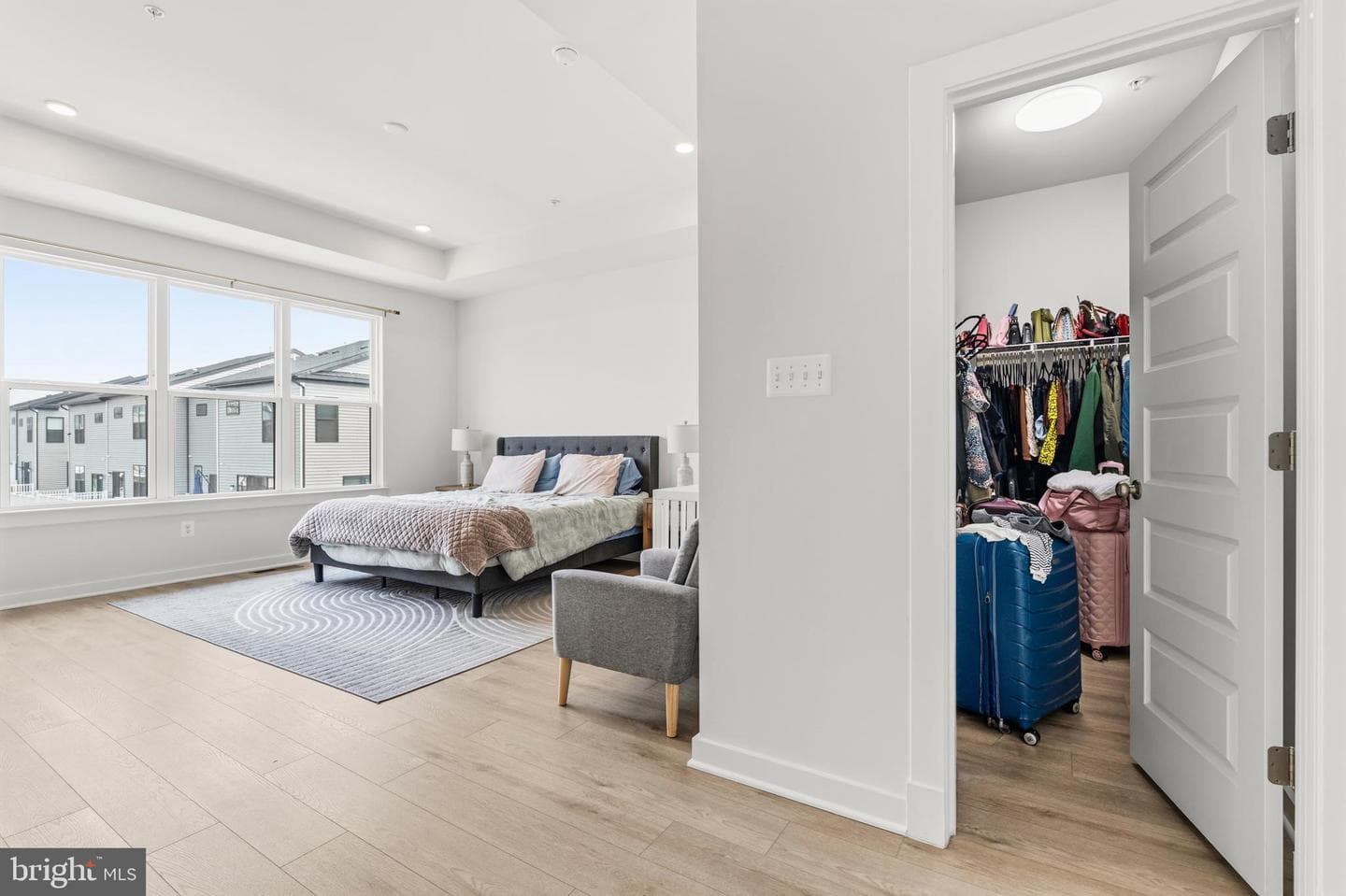 16007 Hyde Park Place photo 49