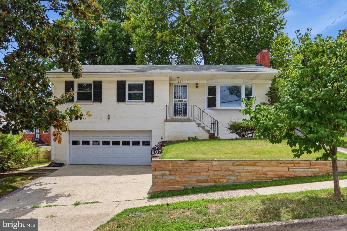 907 Luray Place photo 1