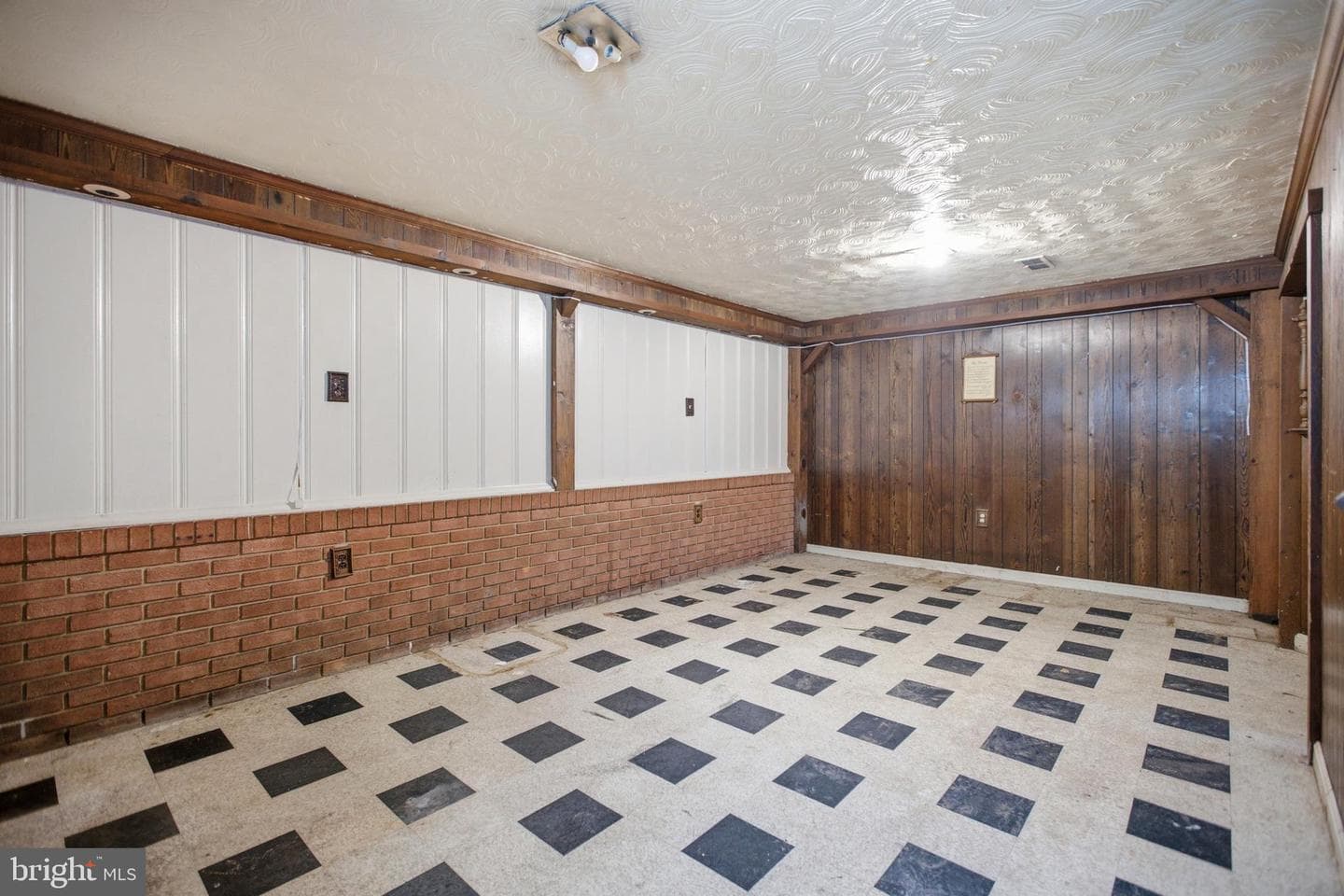 907 Luray Place photo 22