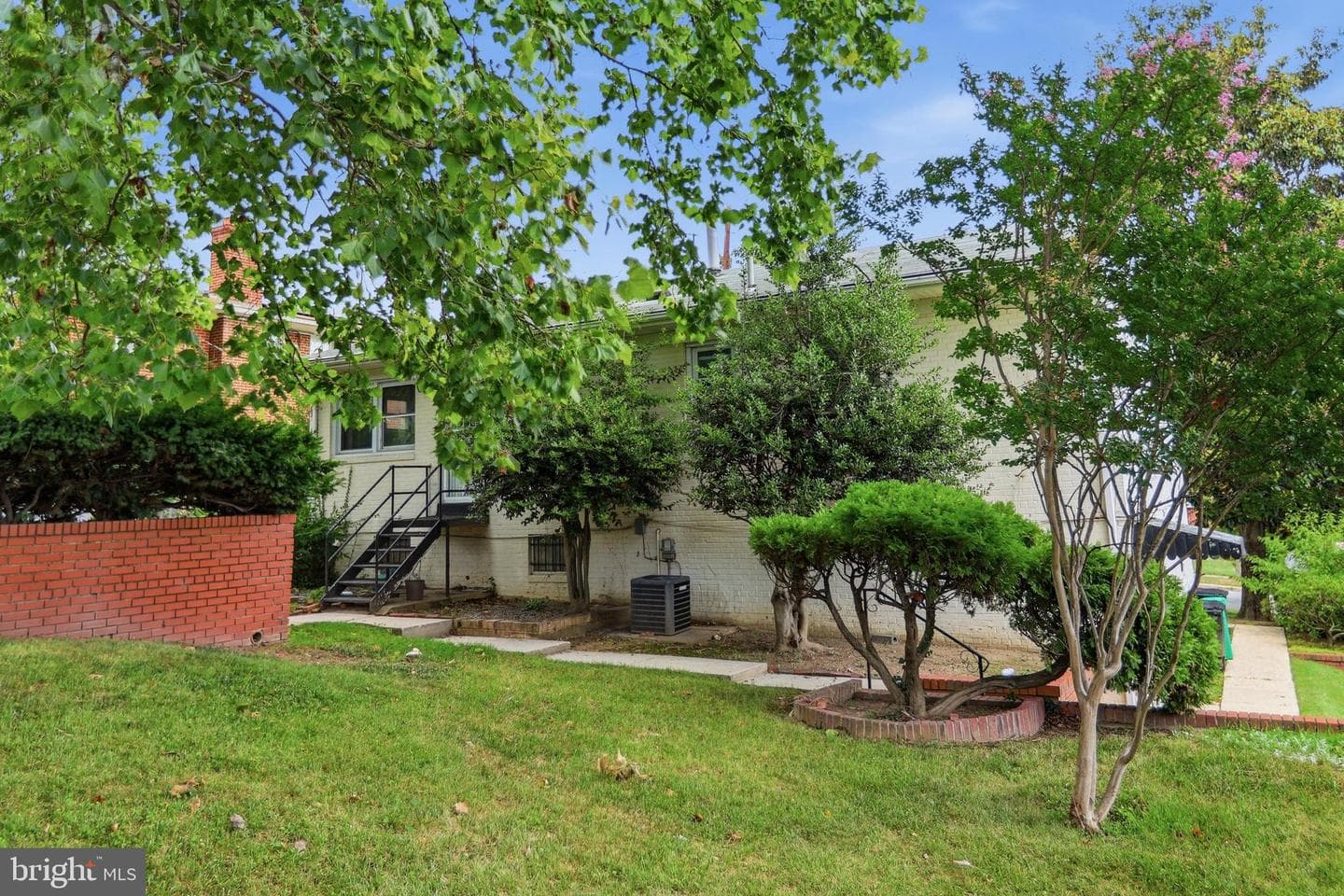 907 Luray Place photo 30