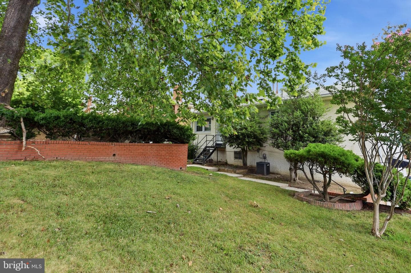 907 Luray Place photo 31