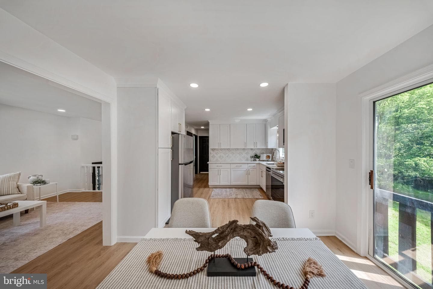 2406 Timbercrest Drive photo 8