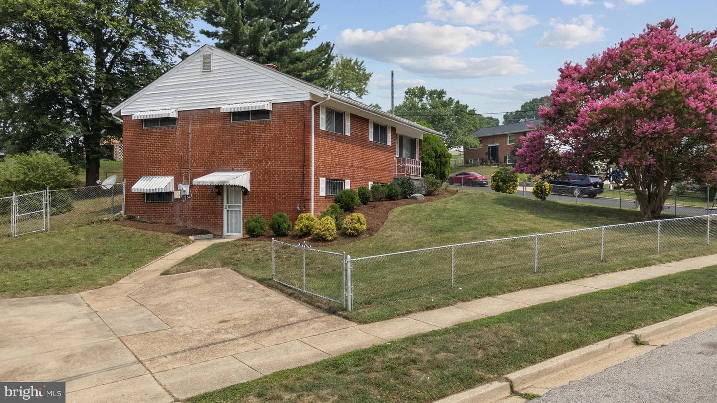 7308 Kipling Parkway photo 3