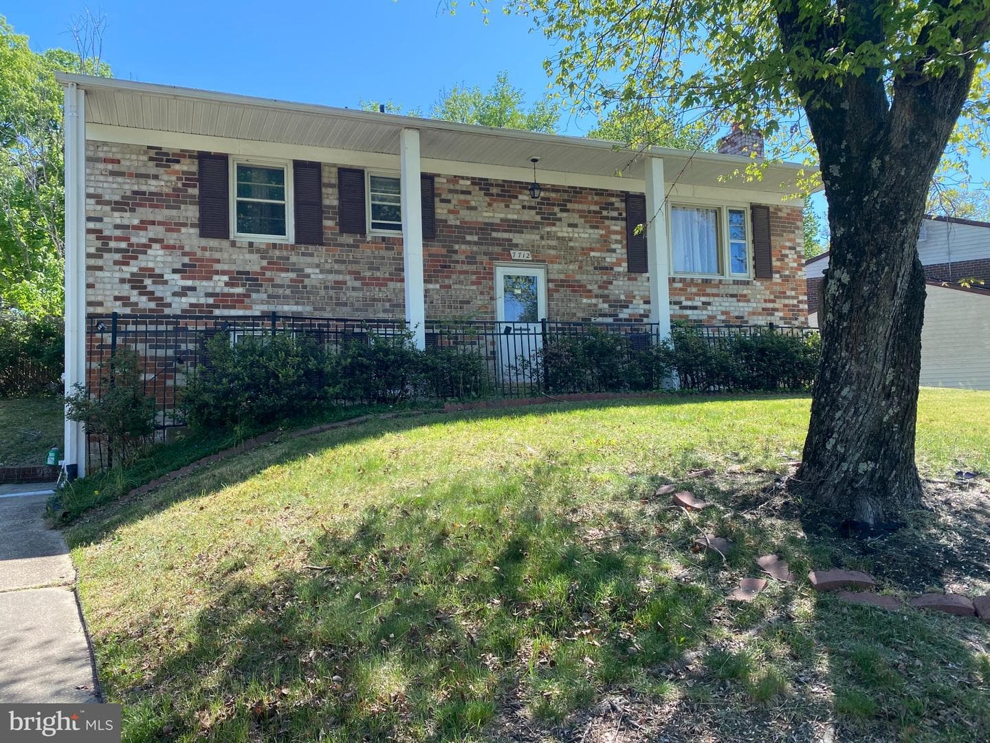 7712 Webster Lane photo 5