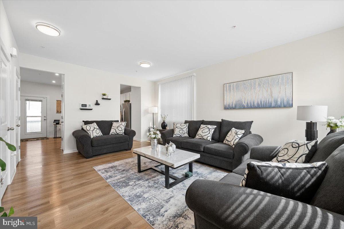 1517 Pacific Avenue photo 4