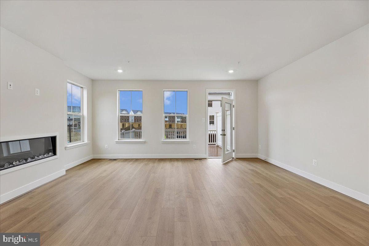 16608 Breezeway Alley photo 11