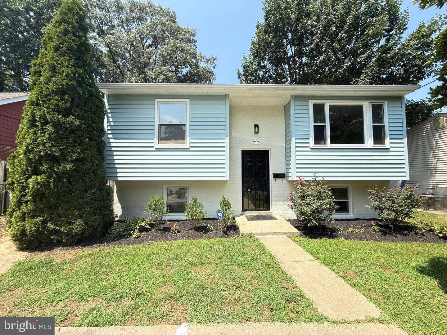9516 51st Avenue photo 1