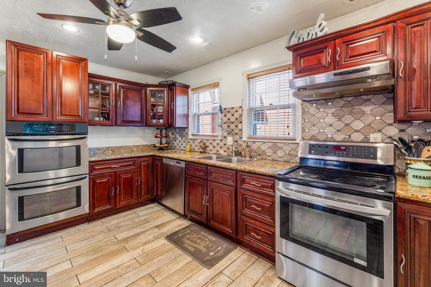 6328 Foster Street photo 11