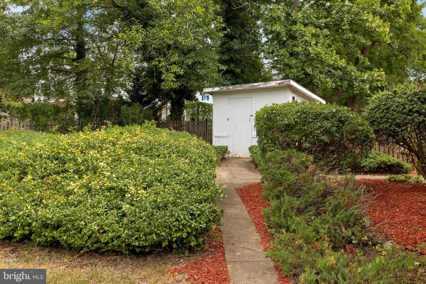 2200 Rosecroft Boulevard photo 48