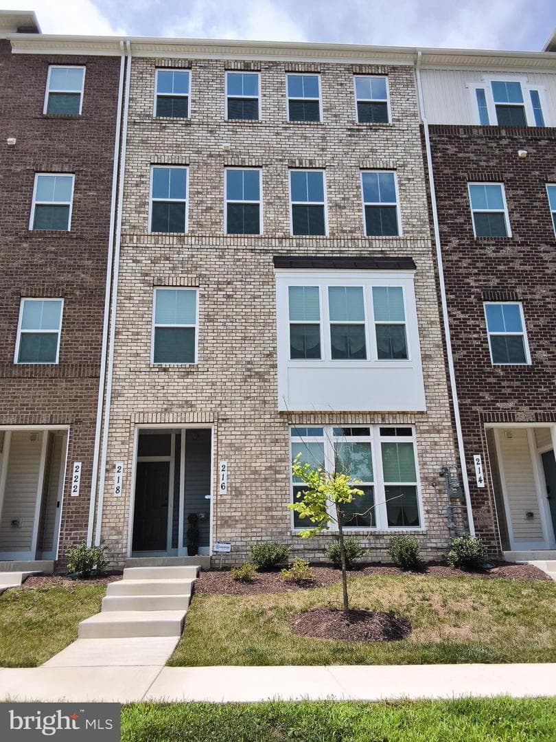 216 Matisse Place photo 1
