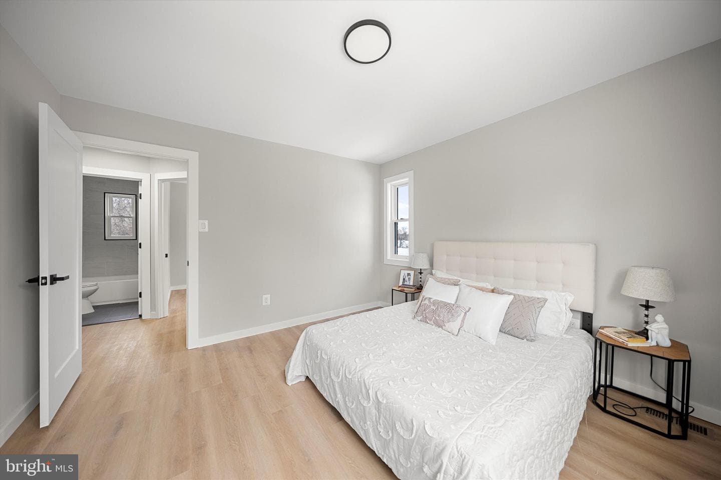 4933 38th Avenue photo 10