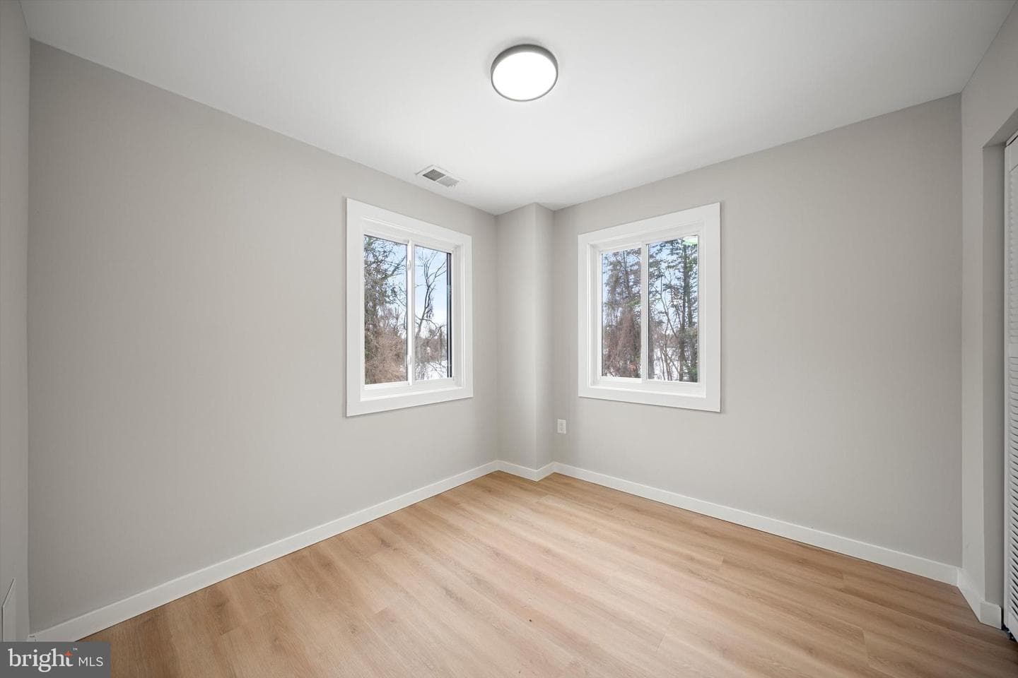 4933 38th Avenue photo 14