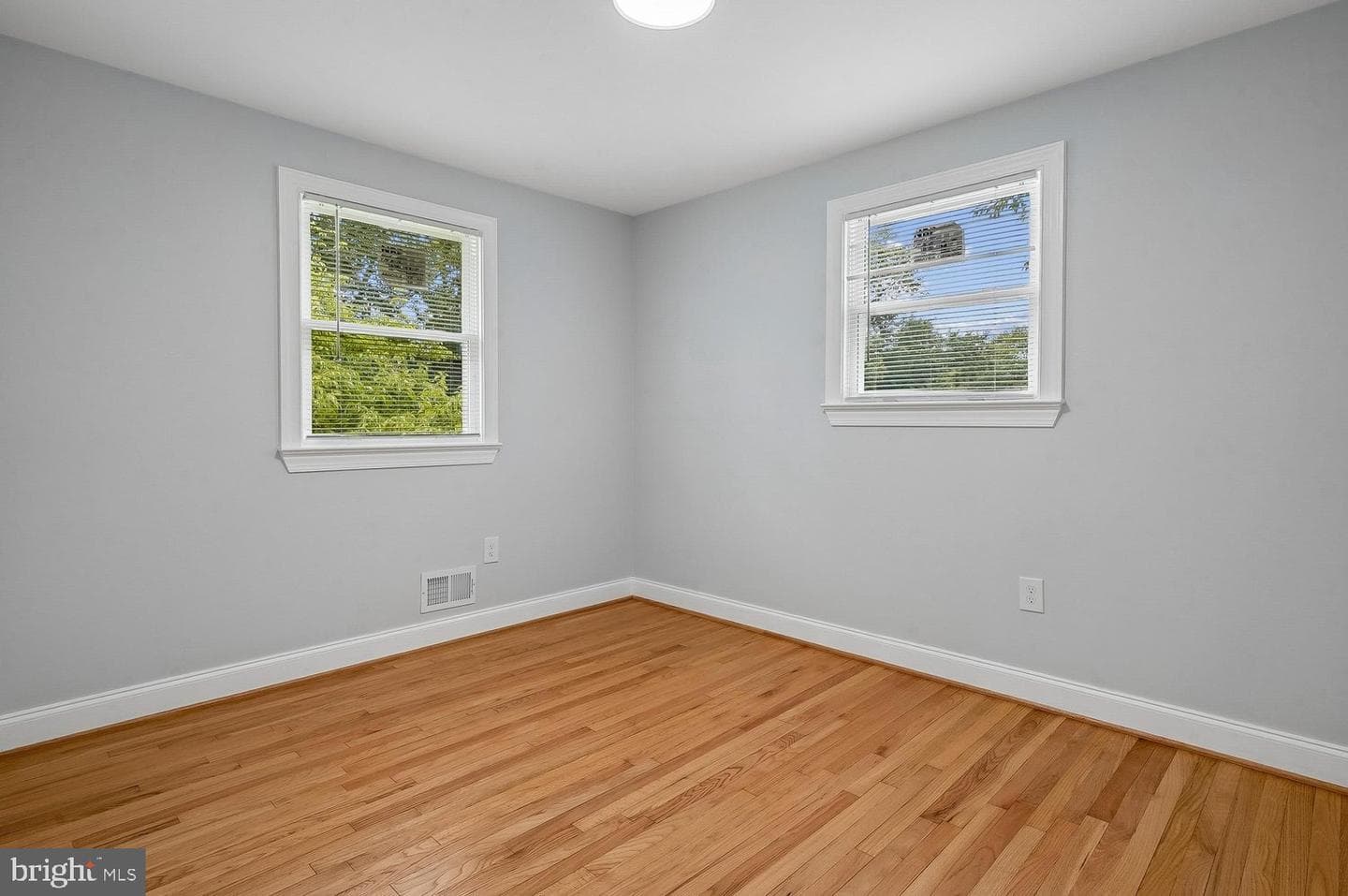 6904 Fulford Street photo 17
