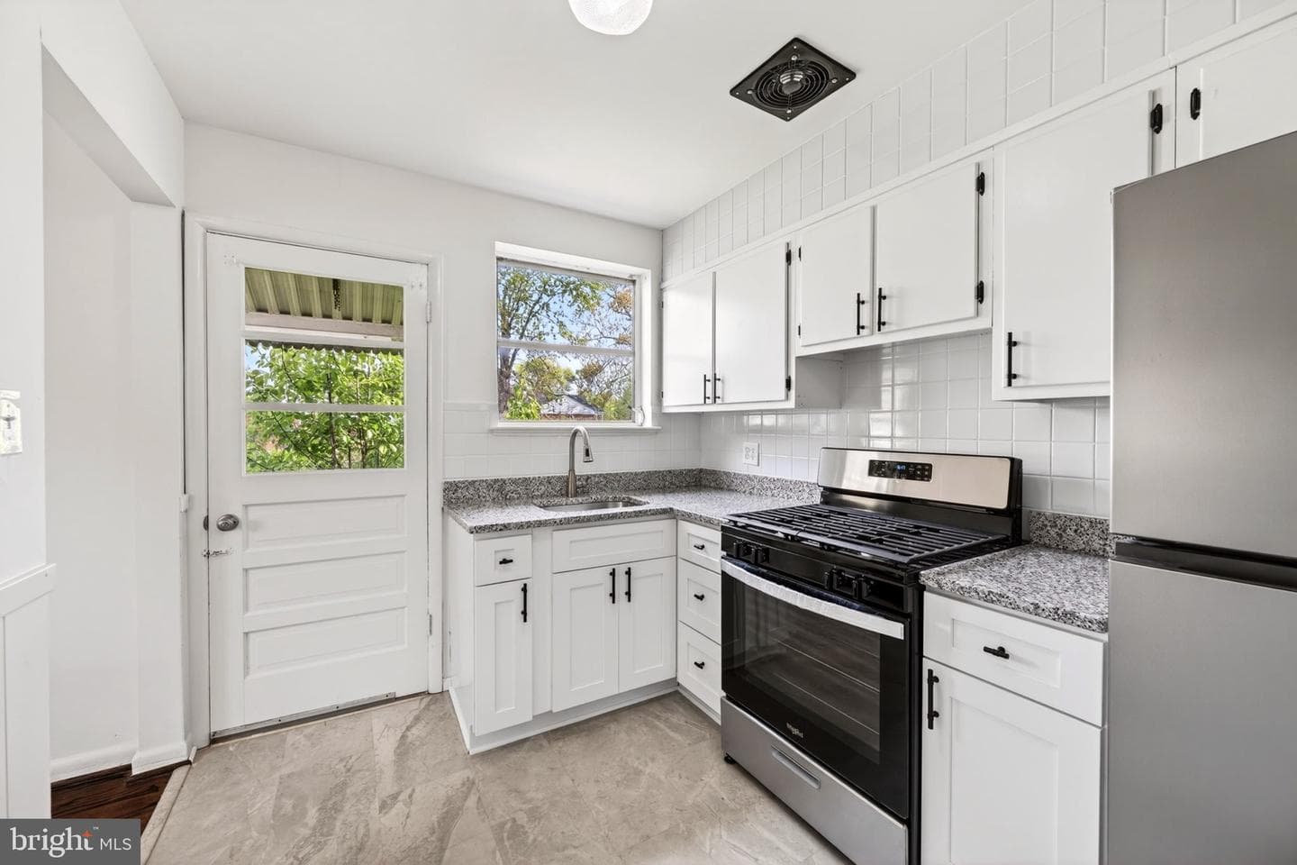 2412 Fordham Street photo 6