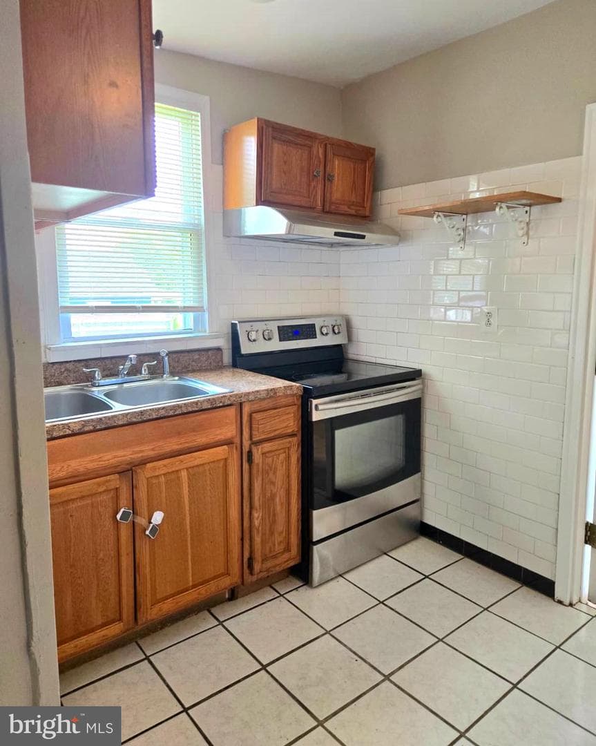 809 Eastern Avenue photo 4